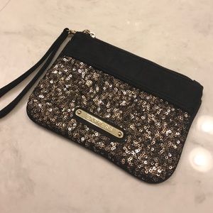 Express sequin wristlet‎